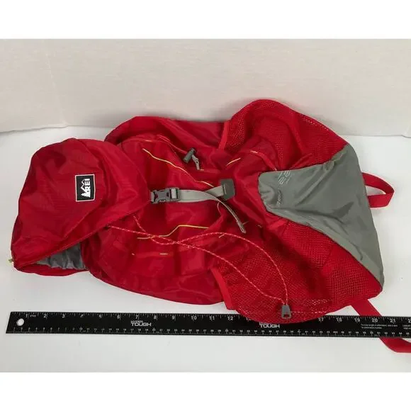 REI Daypack Red Gray FLASH 22 Backpack Hike Camp Lightweight Commuting Travel - Picture 9 of 11